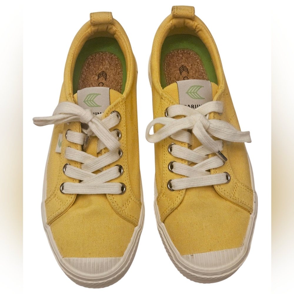 Cariuma Low-top Yellow OCA Sneaker, Women's 5.5 Men's 4 Euro 36
